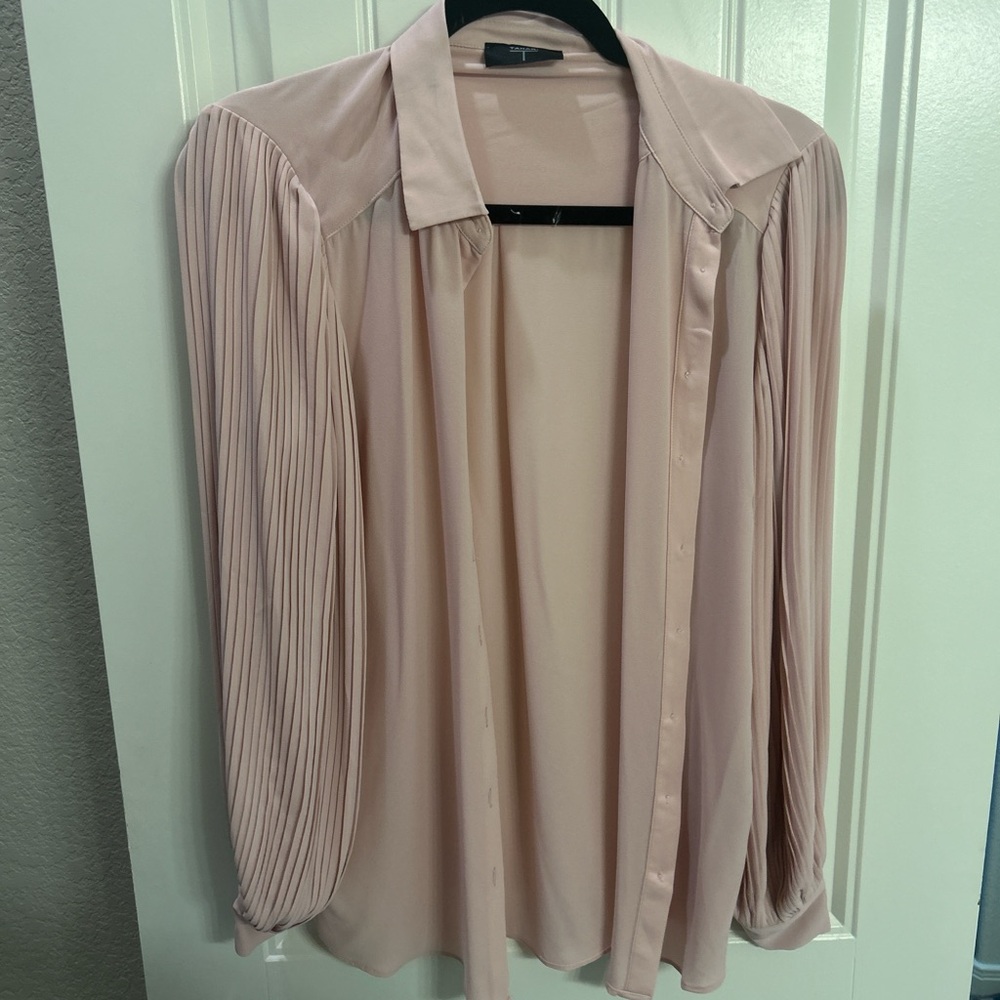T Tahari Women's Blouse in Soft Pink